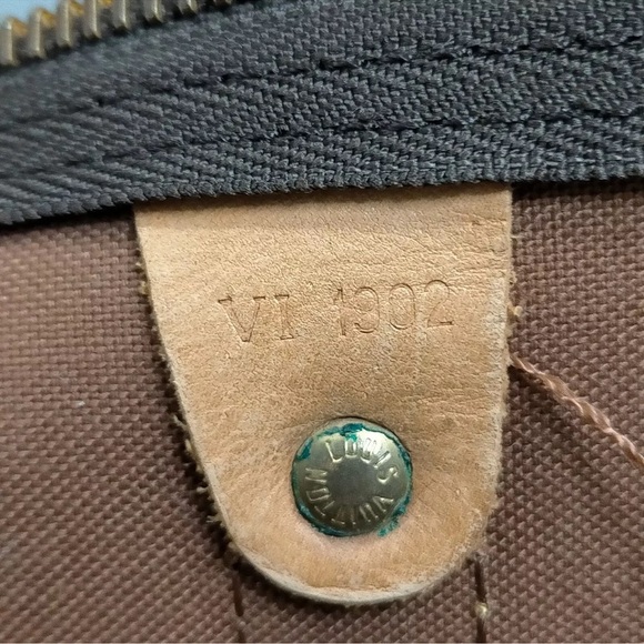 Louis Vuitton Keepall 55 - Picture 8 of 9